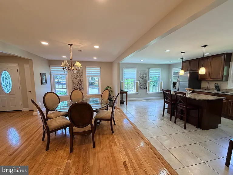10802 Hunt Club Rd — Photo 3