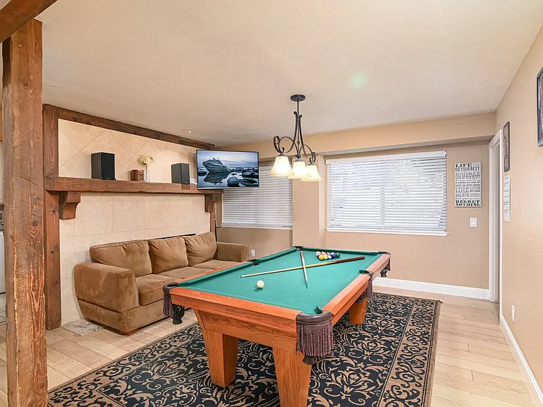 465 Kent Way — Photo 3