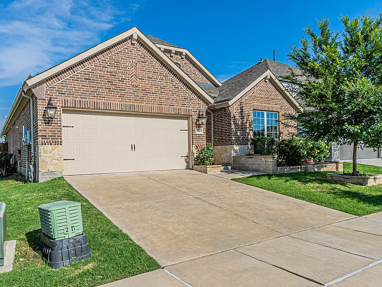 3508 Crescent Ln — Photo 2