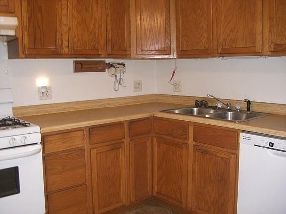 4th image of 5704 Walker Ave