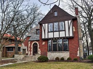 207 Maplewood Rd, Riverside, IL 60546