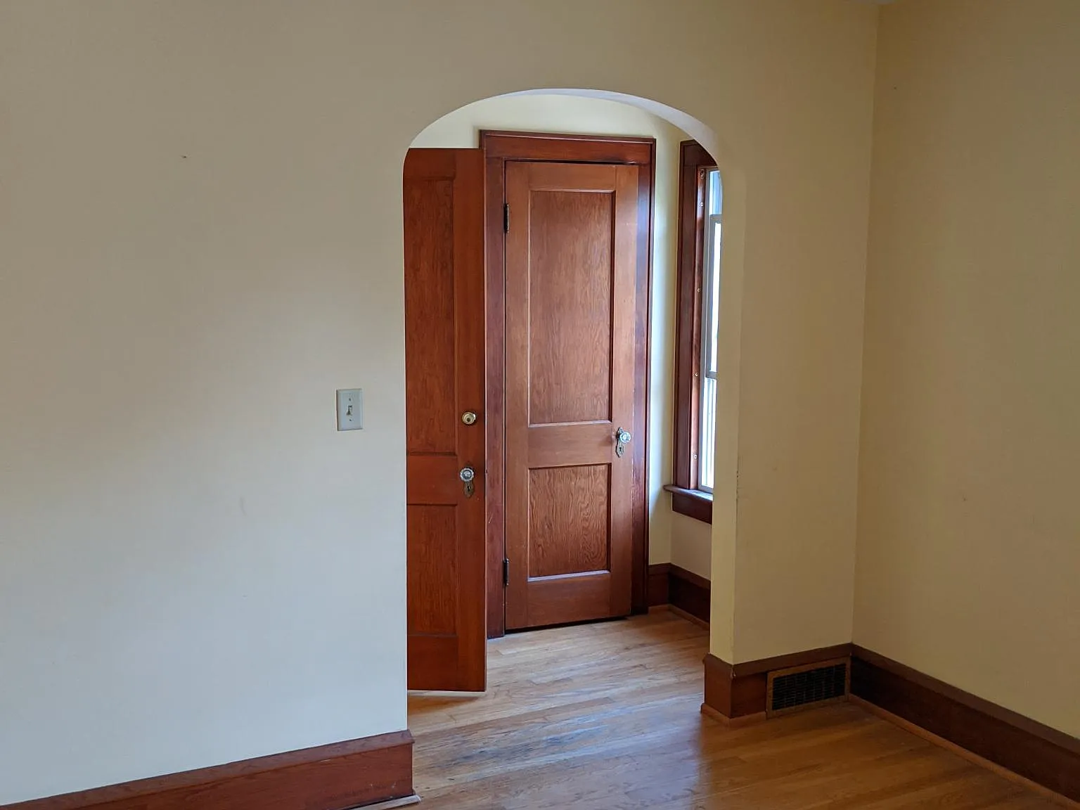 4 bed, 1200 sqft, $4,400 — Photo 3