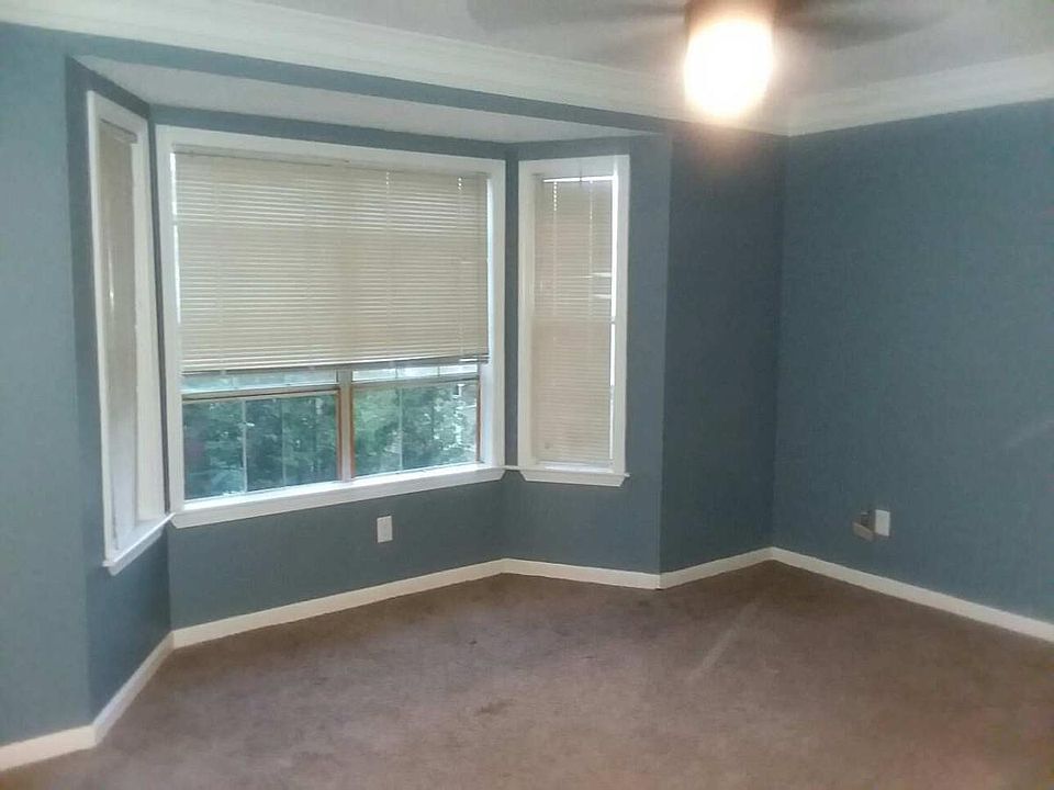 Bedroom with Bay Window