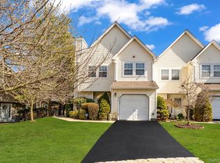229 Erik Dr, East Setauket, NY 11733