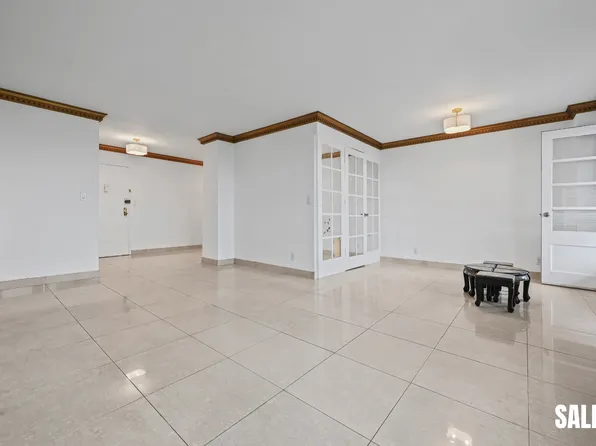 138-10 Franklin Avenue image 6 of 20