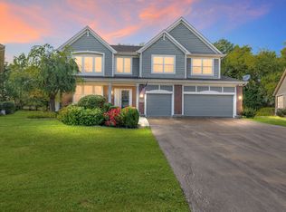 2346 Sarazen Dr, Vernon Hills, IL 60061