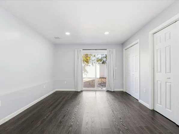 225 Freeman Avenue image 11 of 20