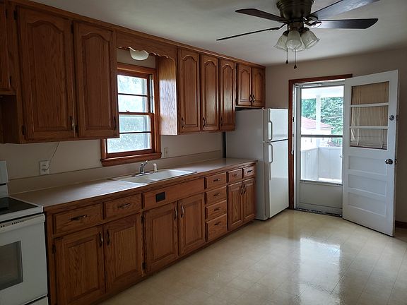 3rd image of 3035 Hogan Dr