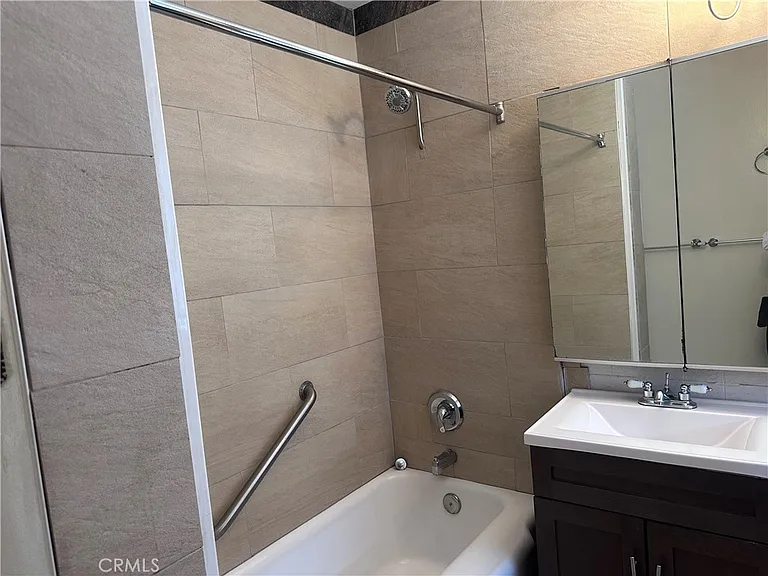 3615 Caspian Ave — Photo 10