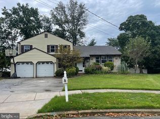 5 Plumm Ct, Cherry Hill, NJ 08002