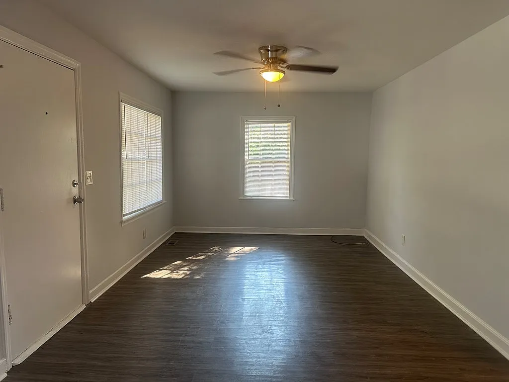 2 bed, 890 sqft, $1,100 — Photo 3