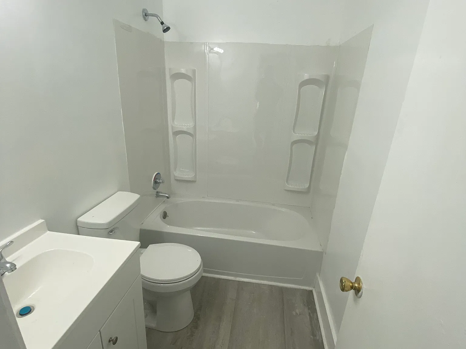 2401 Celia Ave — Photo 2
