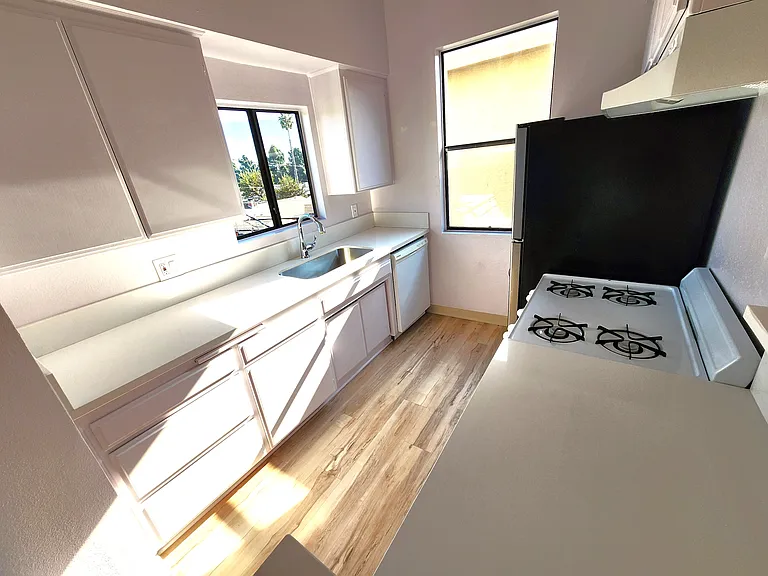 2572 S Centinela Ave #7 — Photo 2