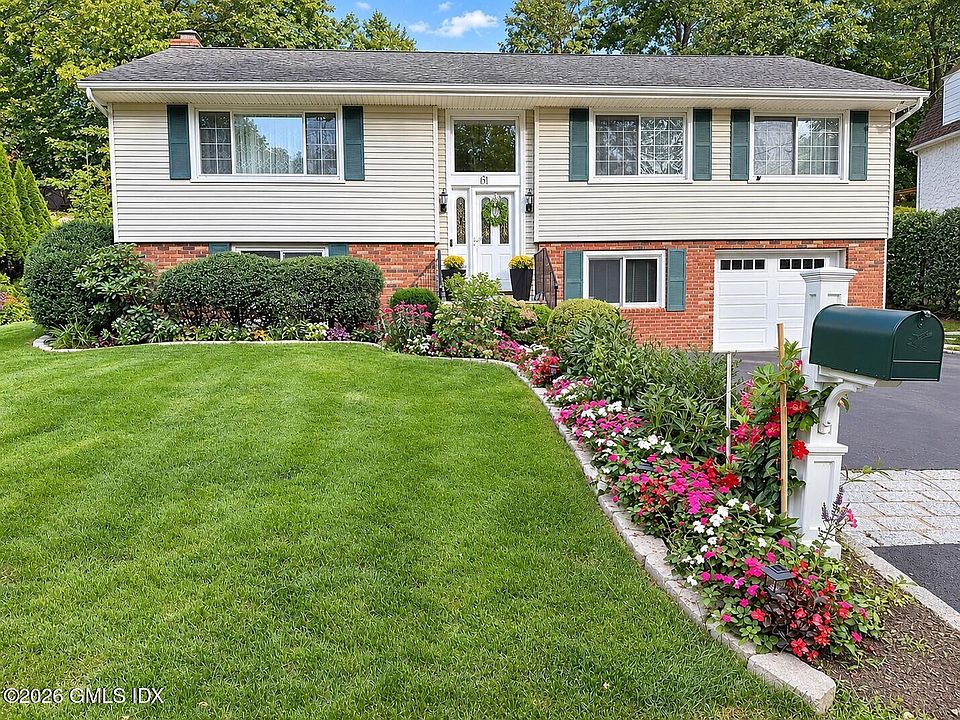 1st image of 61 Center Dr