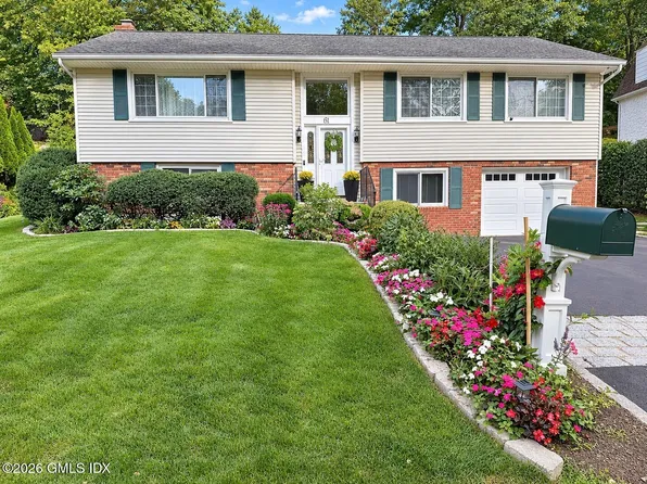 61 Center Dr, Old Greenwich, CT 06870