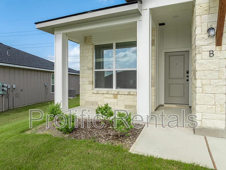 8901 Prickly Ash Dr #B — Photo 4