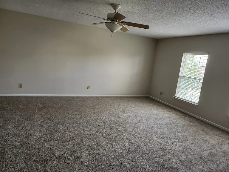 5805 Amber Ln — Photo 16
