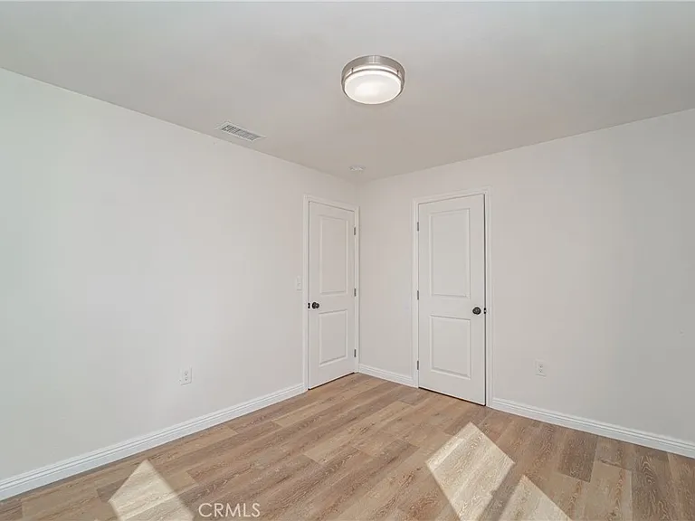 1101 E 115th St — Photo 19