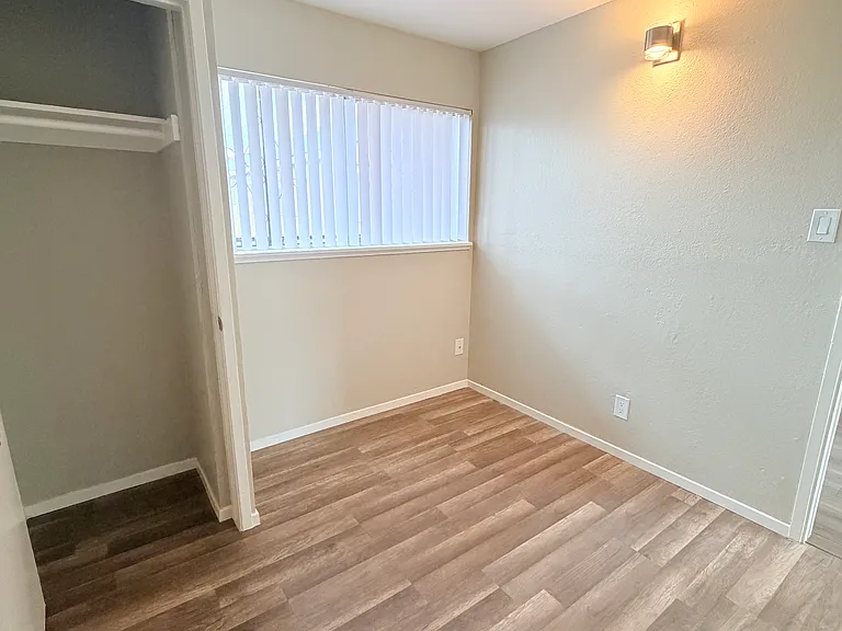 2124 90th Ave #15 — Photo 7