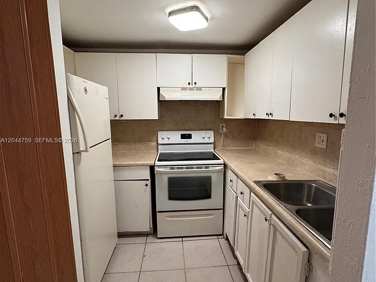 1756 NW 55th Ave #101 — Photo 11