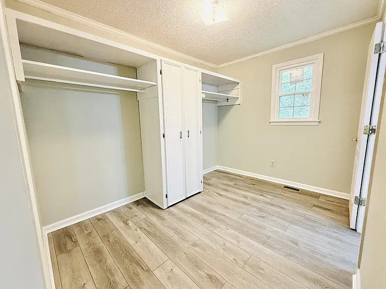 7905 Castleton Ln — Photo 23