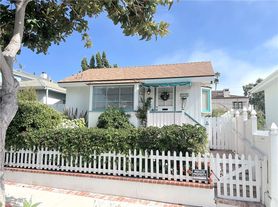 406 Fernleaf Ave, Corona Del Mar, CA