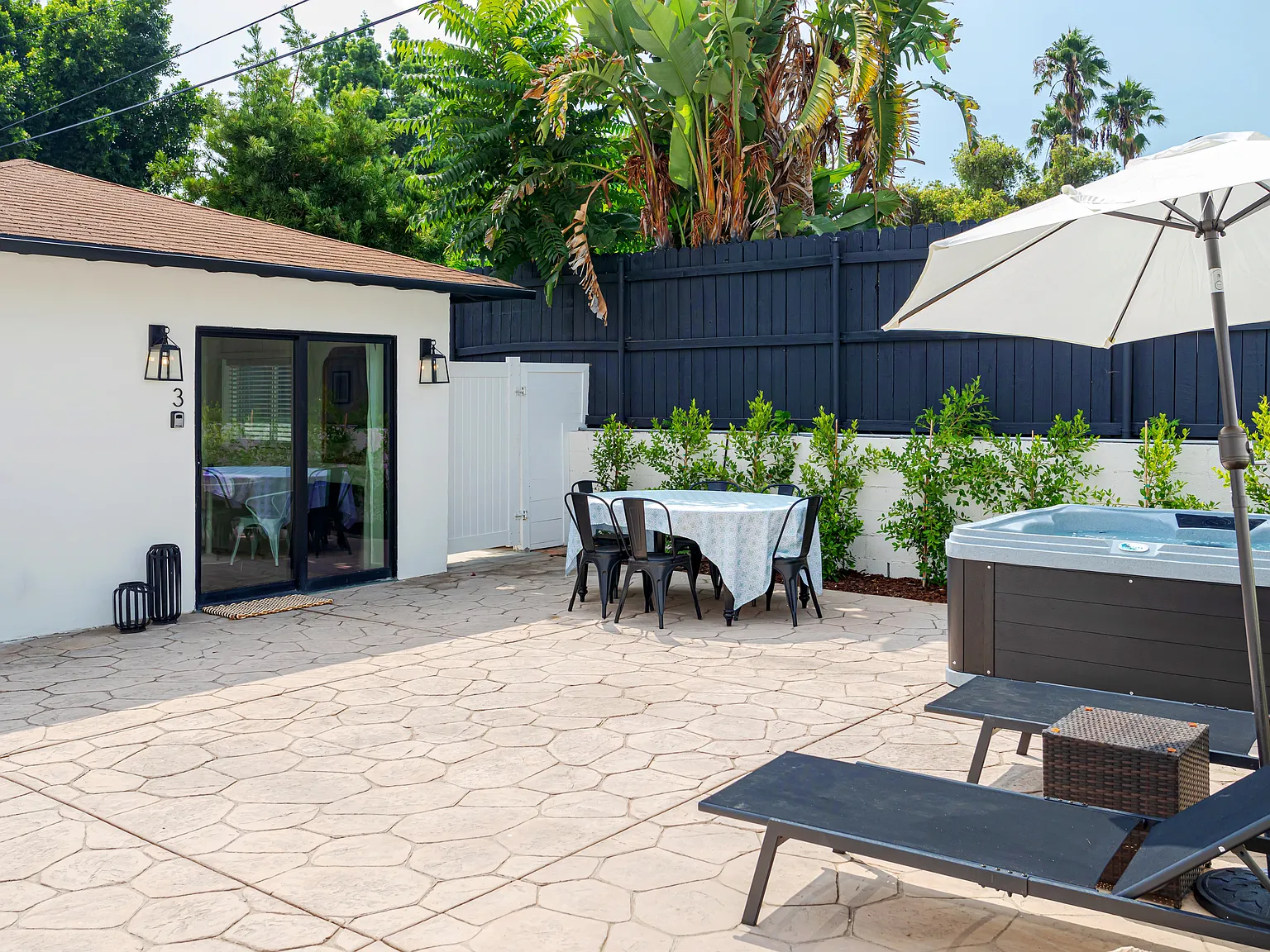 Studio, 650 sqft, $2,499 — Photo 4
