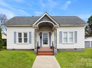 302 S Maple St, Dallas, NC 28034