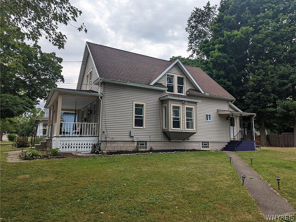 25 School St, Angola, NY 14006 Zillow