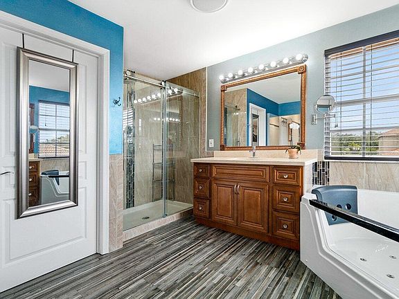 5th image of 5070 Nautica Lake Cir