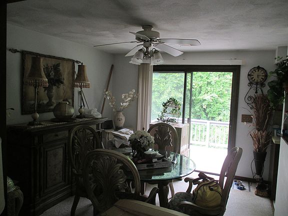 4th image of 29 1/2 Mulberry Cir #2