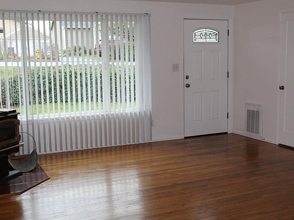 1950's beautiful hardwoods - Front room