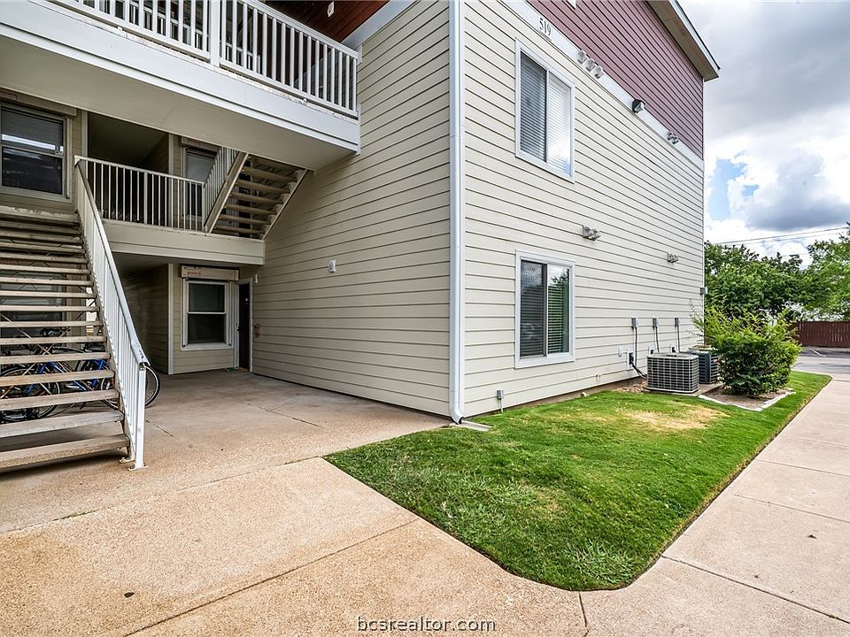 1st image of 519 Parkway #102