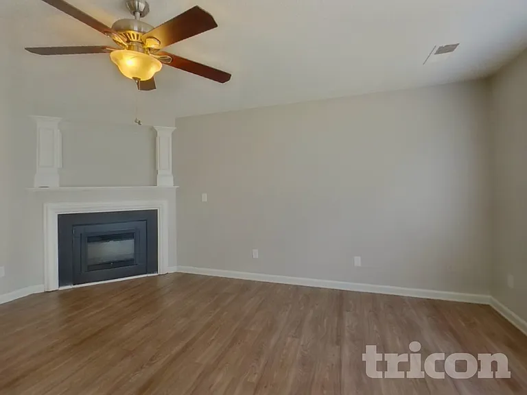 12724 Deaton Hill Dr — Photo 3