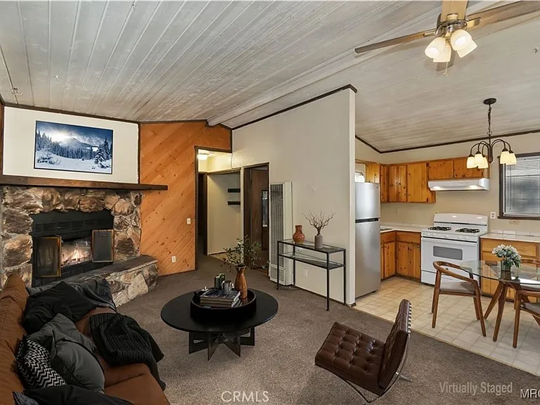 949 Pine Ln — Photo 19