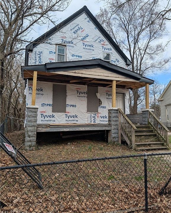 2nd image of 619 E 94th St