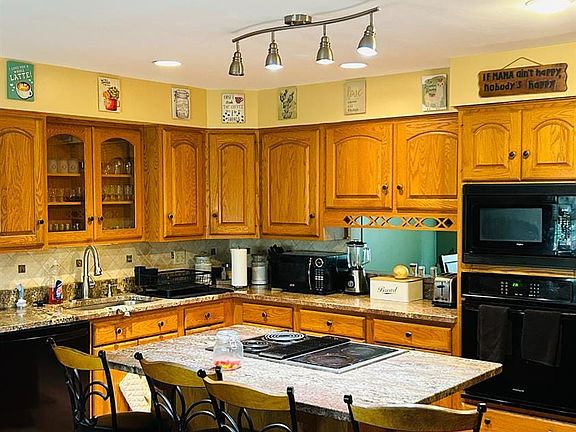 2nd image of 502 Blossomhill Ln