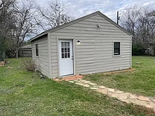 408 E North Ave, Bryan, TX 77801