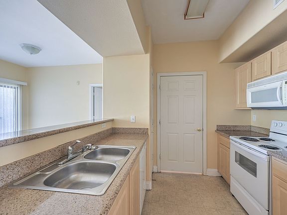 3rd image of 8000 W Badura Ave #2181