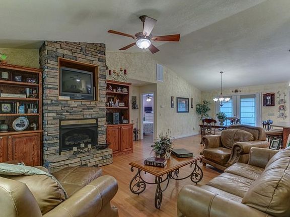 2nd image of 35 Cameo Ct #2-9136