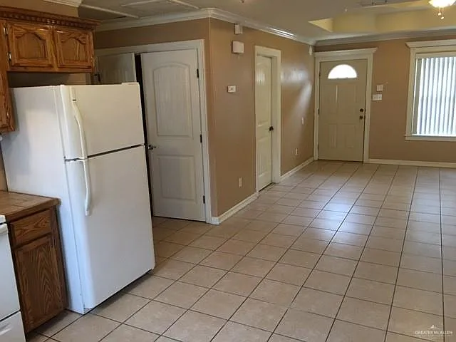 1300 E Quail St — Photo 6
