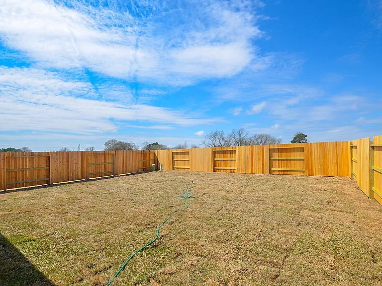 18119 Rockvine Dr — Photo 32