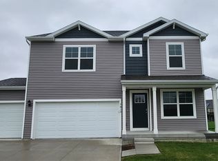7812 Crossroads Dr SW, Cedar Rapids, IA 52404