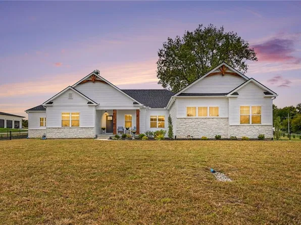 19920 NE F Hwy, Smithville, MO 64089