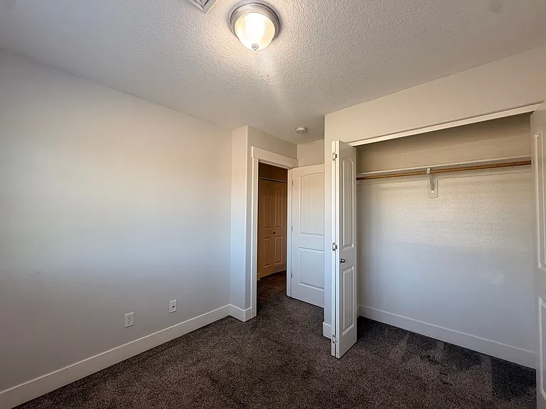 1069-1071 Big Fir Pl S — Photo 14