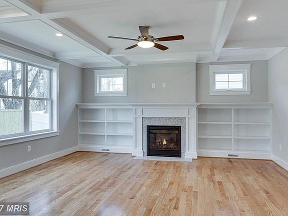 5th image of 1919 Cherri Dr
