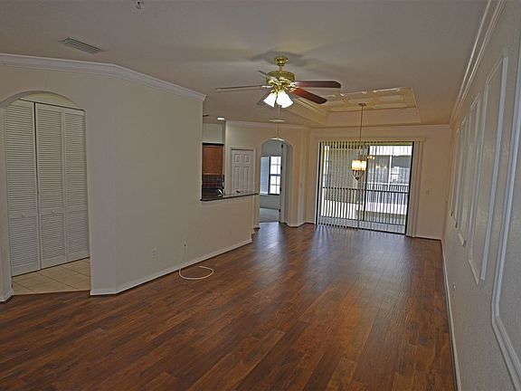 4th image of 130 Calle El Jardin 202