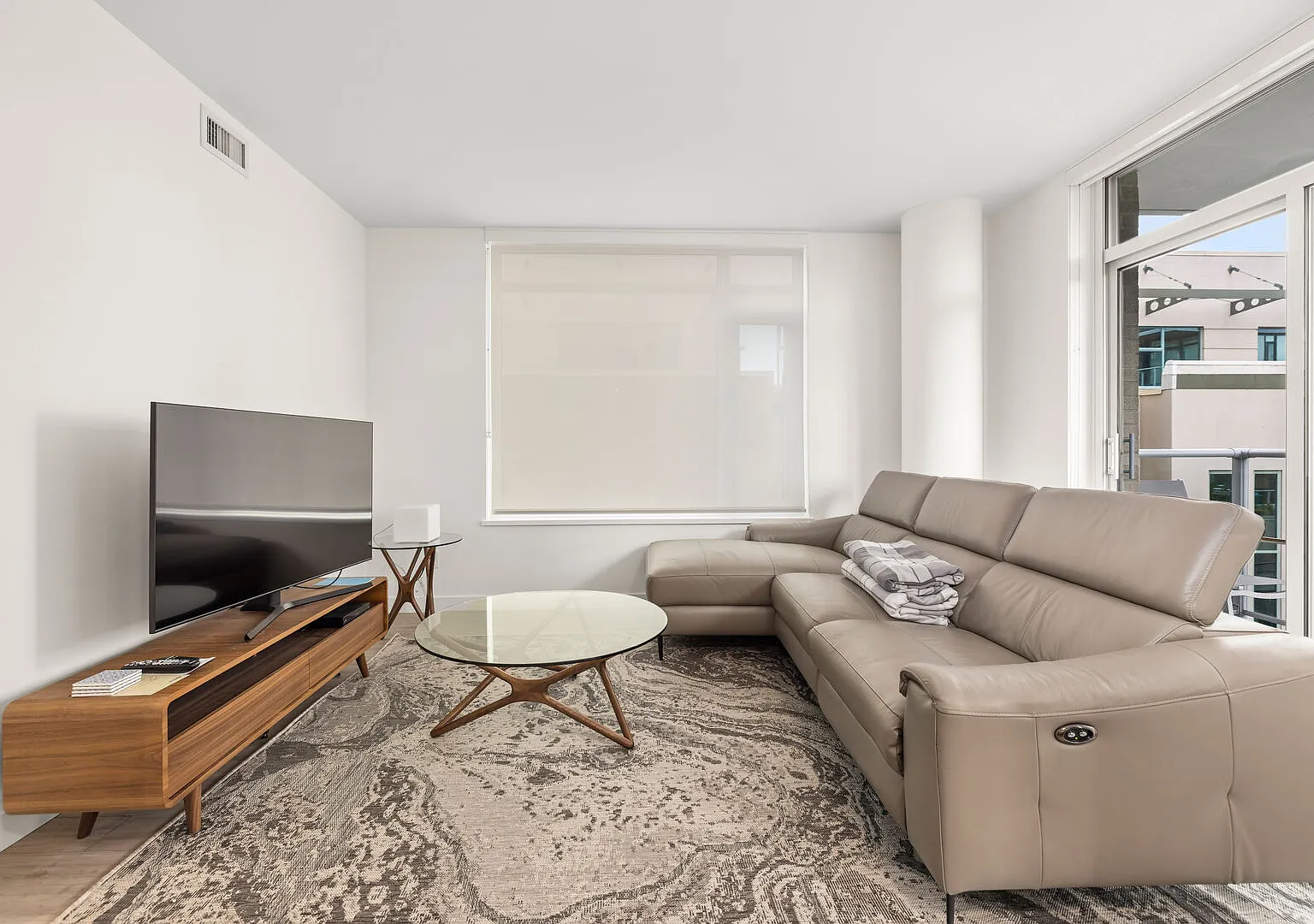 Yates Street Executive Suite - 848 Yates 403 - 403 — Photo 1