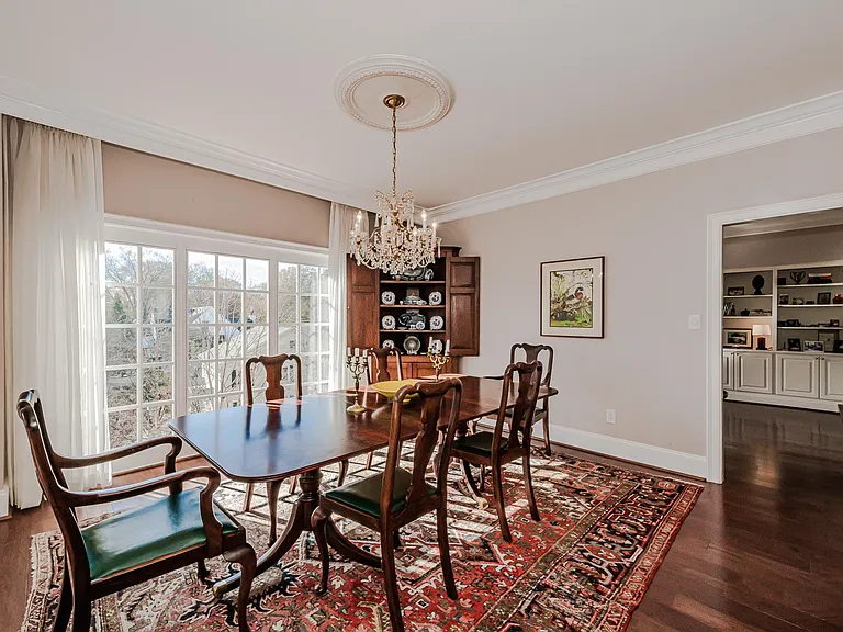 2445 Selwyn Ave #403 — Photo 5
