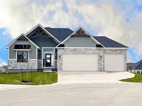 16443 W 166th Pl, Olathe, KS 66062